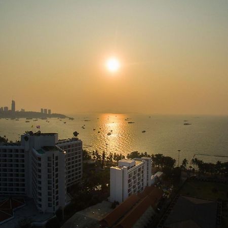 Mera Mare Pattaya Beach And Resort Esterno foto