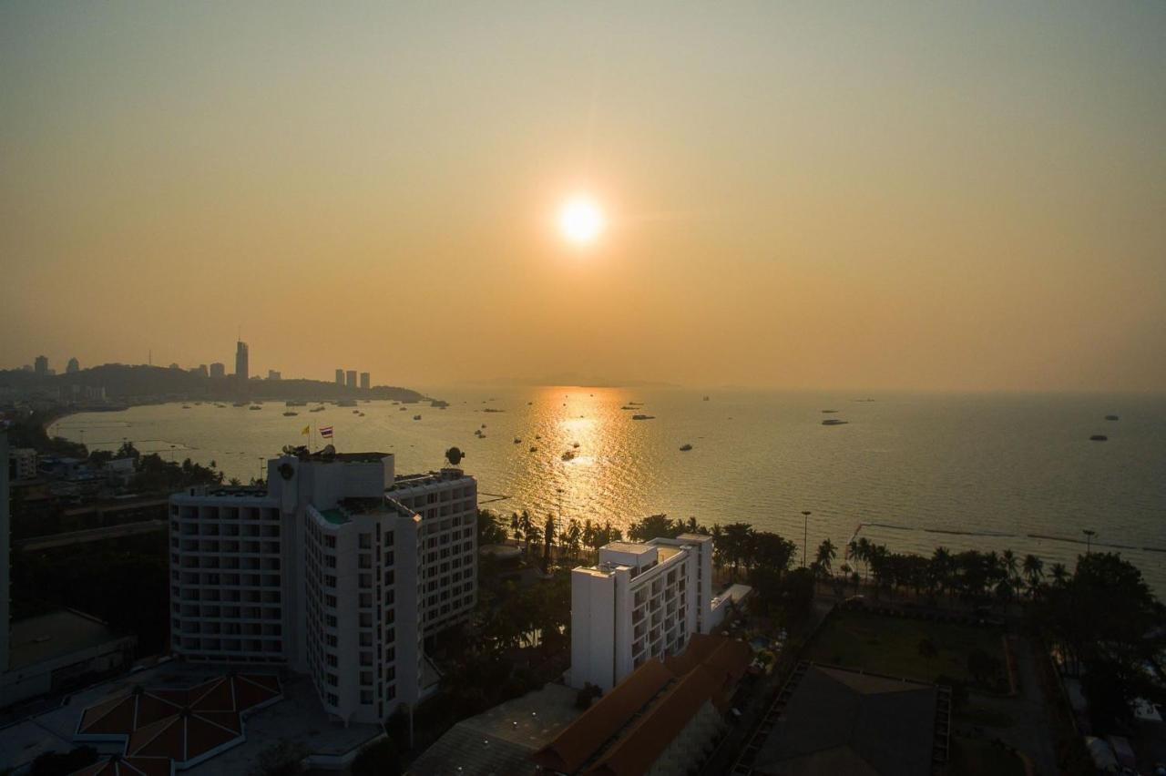 Mera Mare Pattaya Beach And Resort Esterno foto